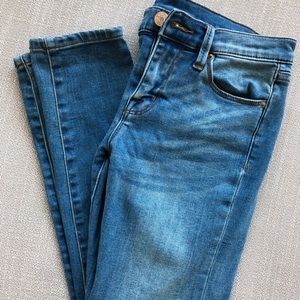 UO BDG size 27 medium wash skinny jeans